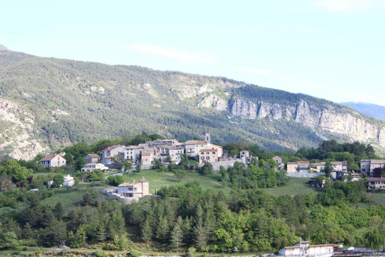 location vacances Saint-Julien-du-Verdon Exterior foto