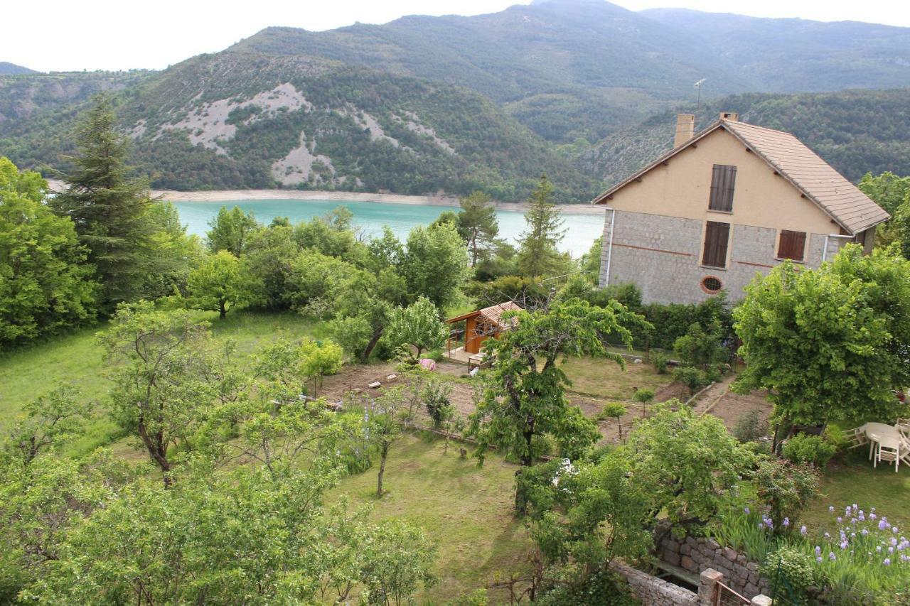 location vacances Saint-Julien-du-Verdon Exterior foto